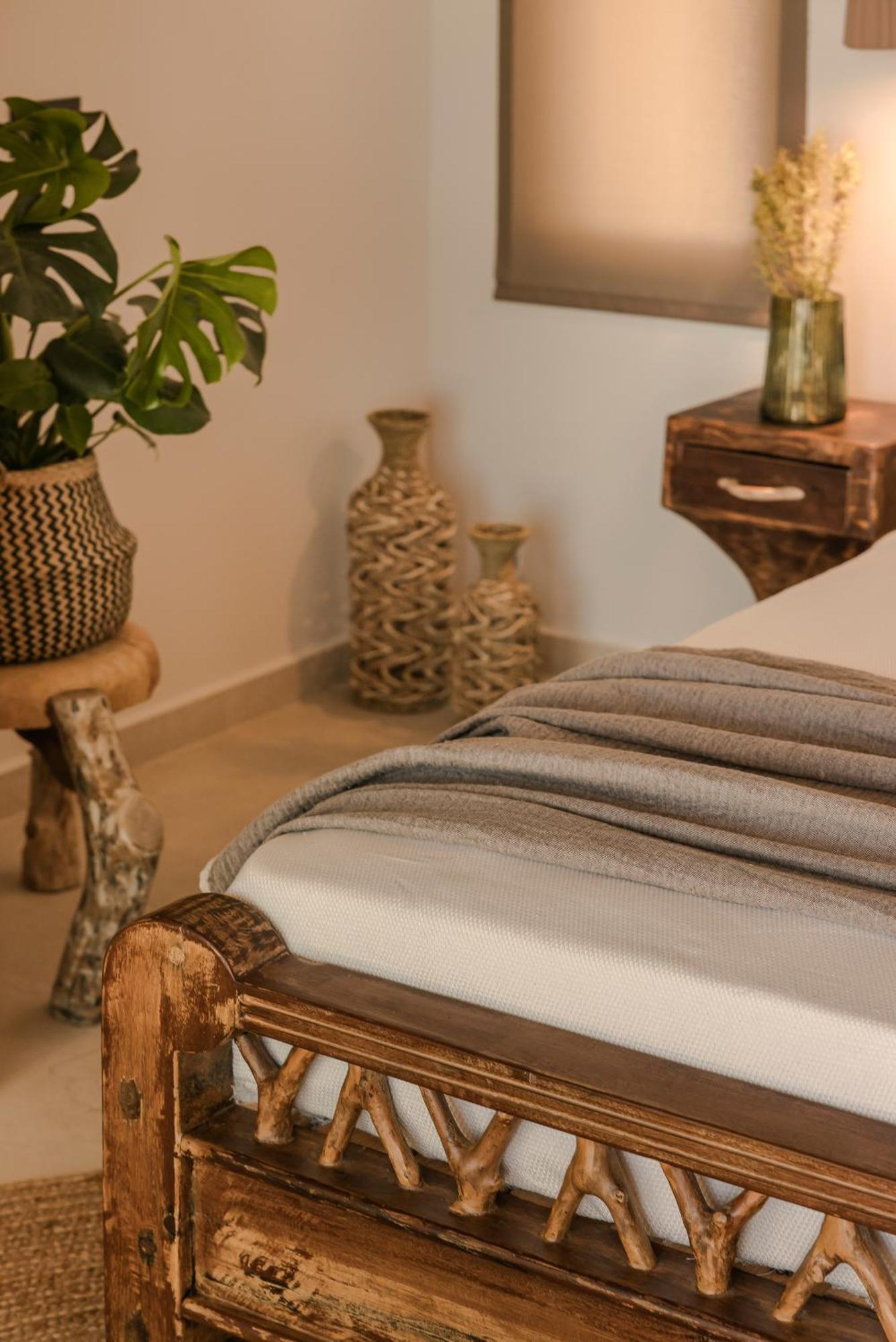 Hilaritas Luxury Suites Sea View, Private Pool & Jacuzzi Paradise Ratzaklíon エクステリア 写真