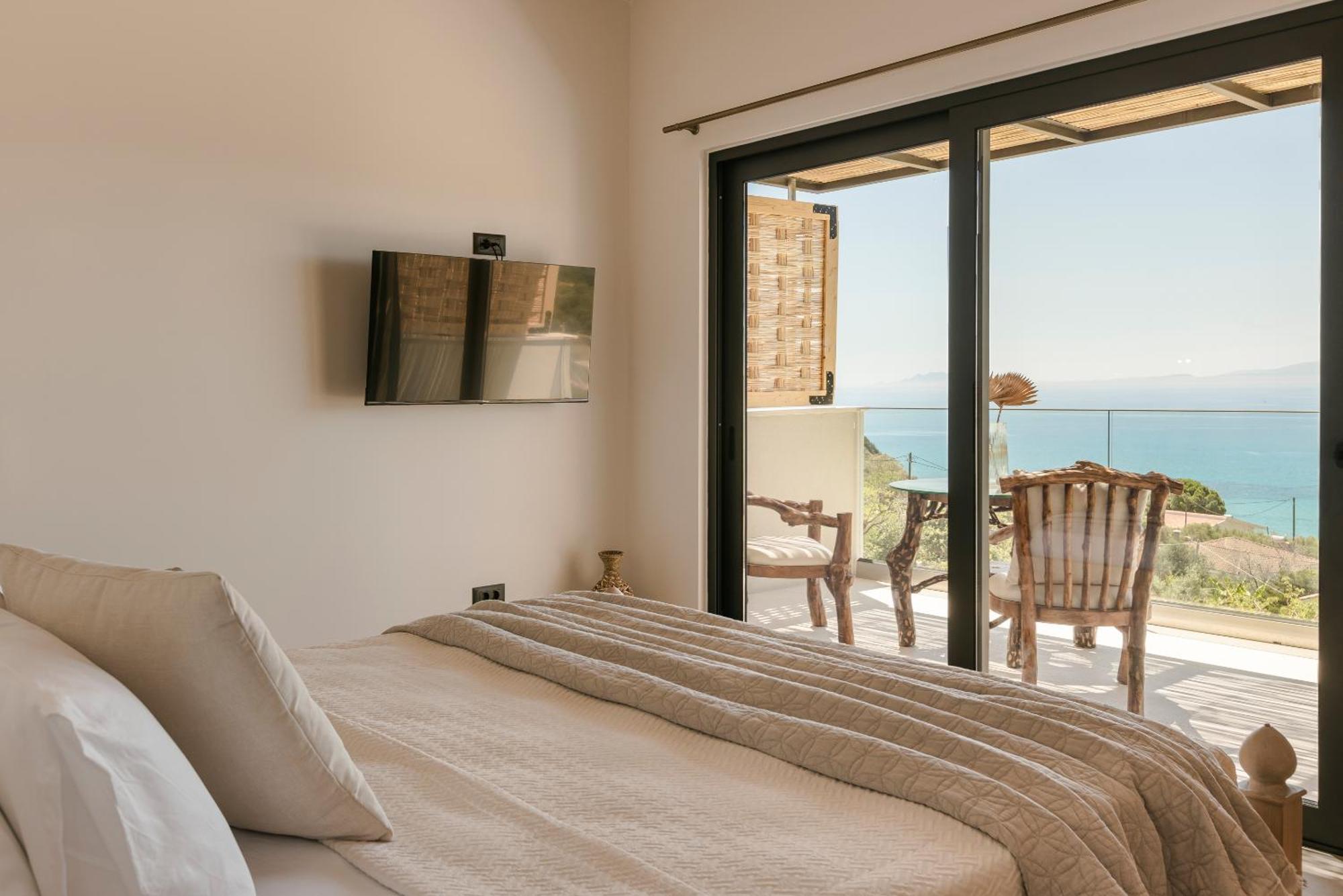 Hilaritas Luxury Suites Sea View, Private Pool & Jacuzzi Paradise Ratzaklíon エクステリア 写真