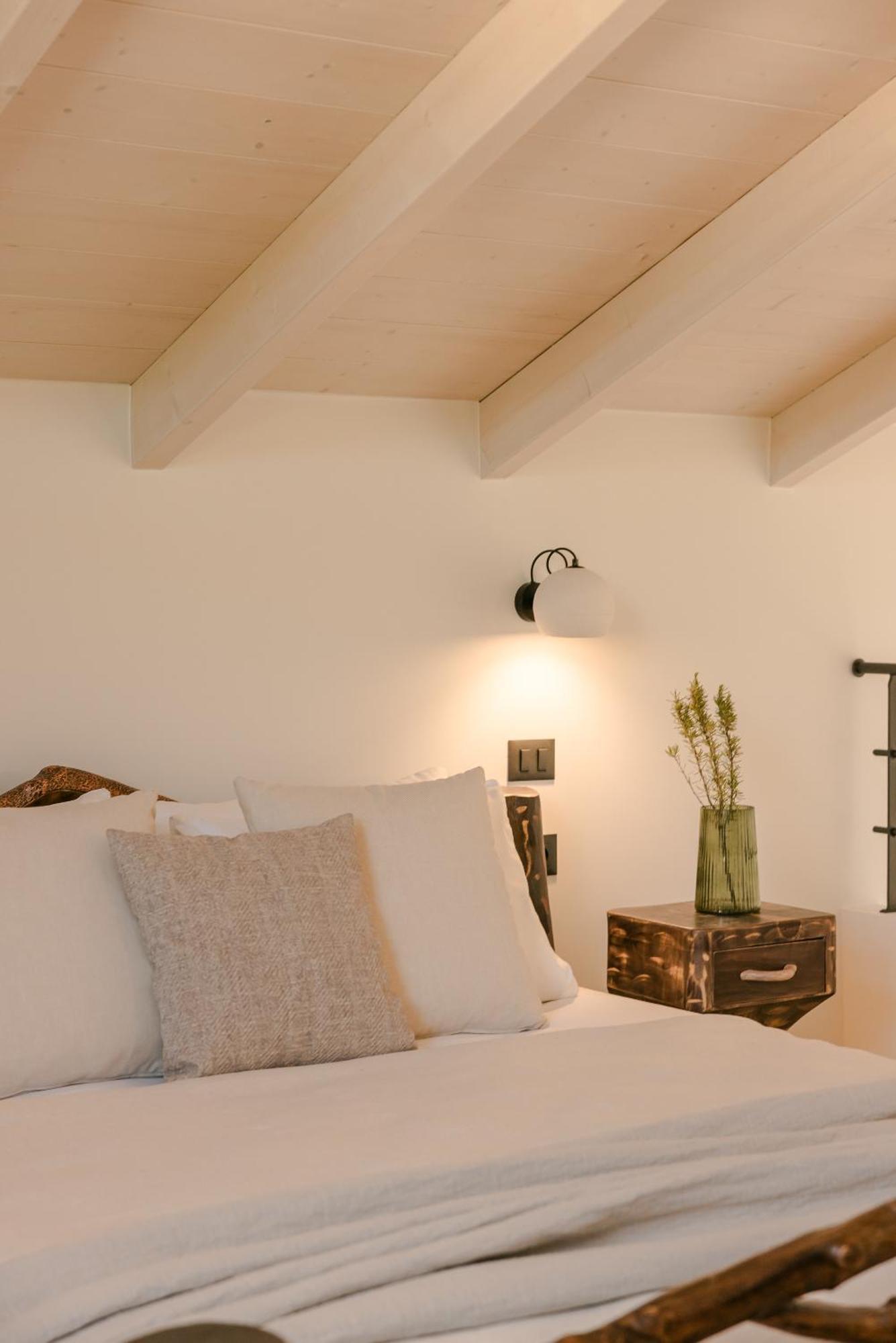 Hilaritas Luxury Suites Sea View, Private Pool & Jacuzzi Paradise Ratzaklíon エクステリア 写真