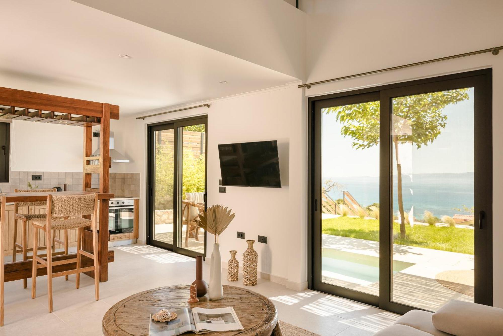Hilaritas Luxury Suites Sea View, Private Pool & Jacuzzi Paradise Ratzaklíon エクステリア 写真