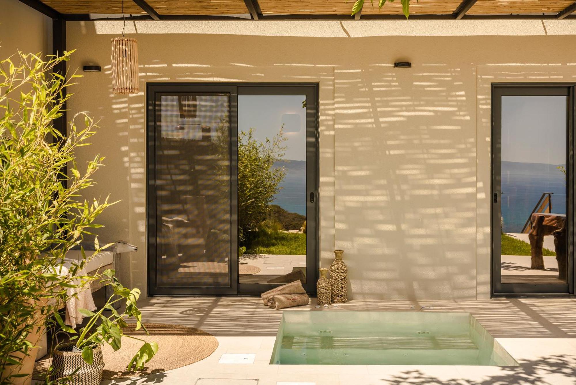 Hilaritas Luxury Suites Sea View, Private Pool & Jacuzzi Paradise Ratzaklíon エクステリア 写真